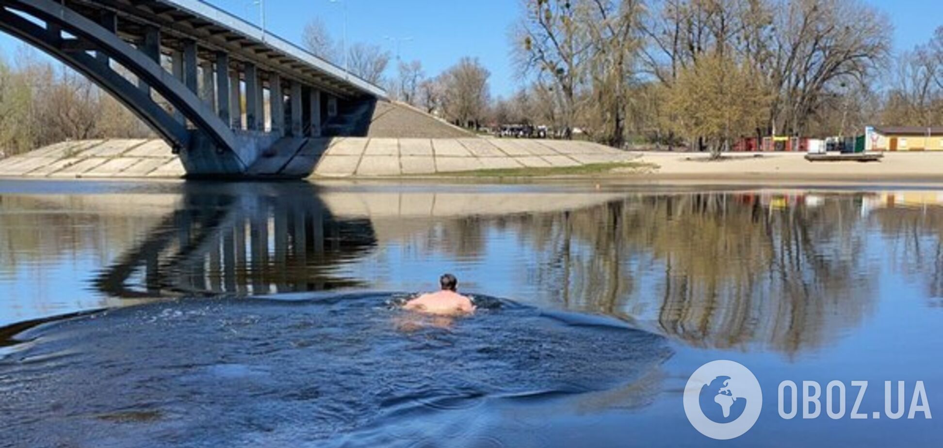 На киянина, який уплав дістався до Гідропарку, склали адмінпротокол