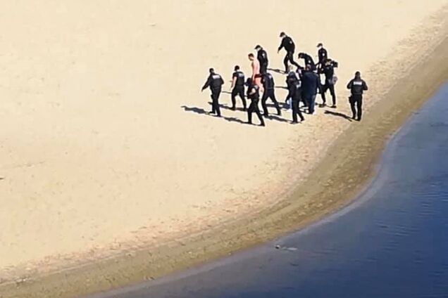 Задержание киевлянина, который поплыл в Гидропарк