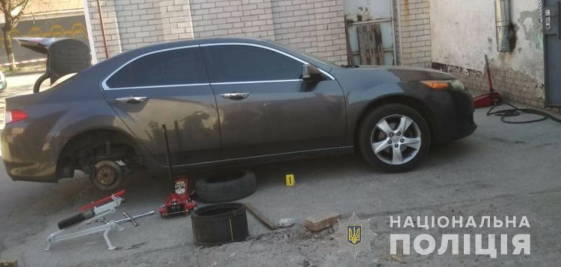 В центре Днепра под авто обнаружили бомбу: все подробности ЧП