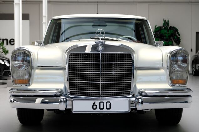 $ 2,32 млн і салон від Maybach: на продаж виставили незвичайний Mercedes