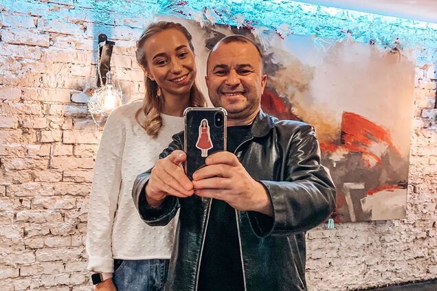 Молодая невеста Павлика показала фигуру в полупрозрачном белье