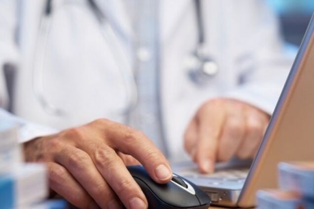 В Украине стартовала социальная инициатива: 'Защити врача - выбирай онлайн'