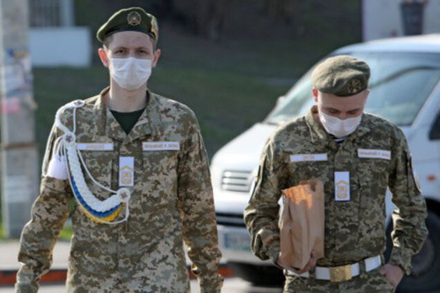 Военнослужащие ВСУ заразились коронавирусом: выяснилась причина