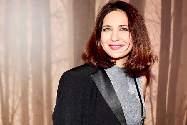 42-летняя Климова взбудоражила фото в мокром топе и мини-юбке