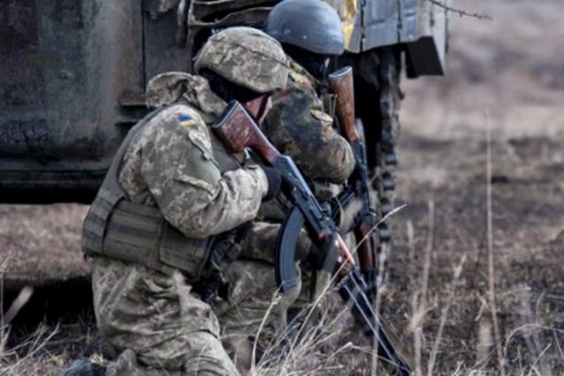 Помстилися за побратимів: ЗСУ влучним пострілом знищили авто терористів на Донбасі. Відео