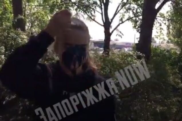 У Запоріжжі жорстко покарали підлітків за прапор України. Фото й відео