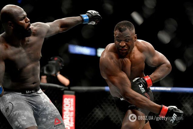 Боєць UFC Френсіс Нгану ураганним нокаутом здобув перемогу над Жаірзіньо Розенструйком на UFC 249