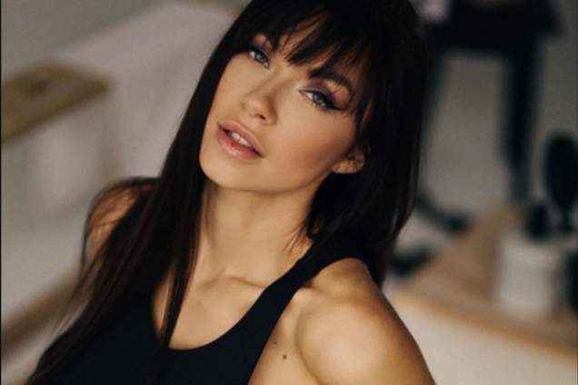 Дружина Ступки показала груди в прозорій білизні: пікантне фото