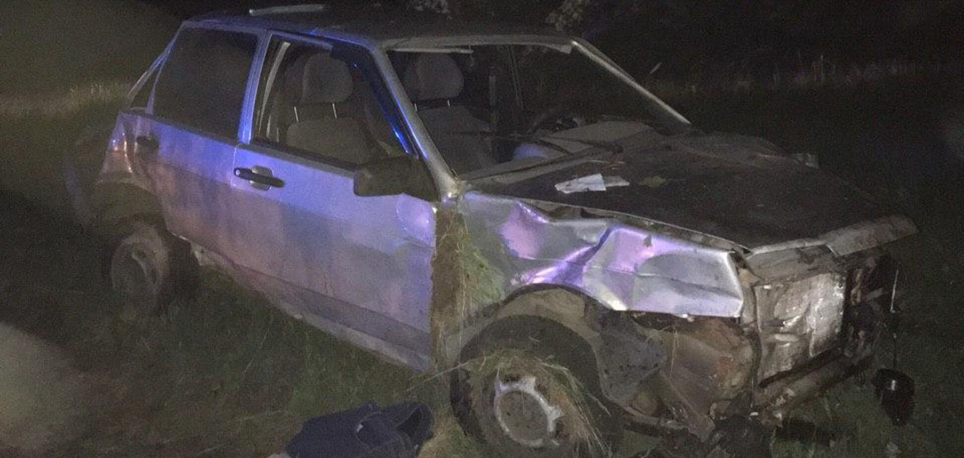 На трасі під Дніпром автомобіль вилетів в кювет