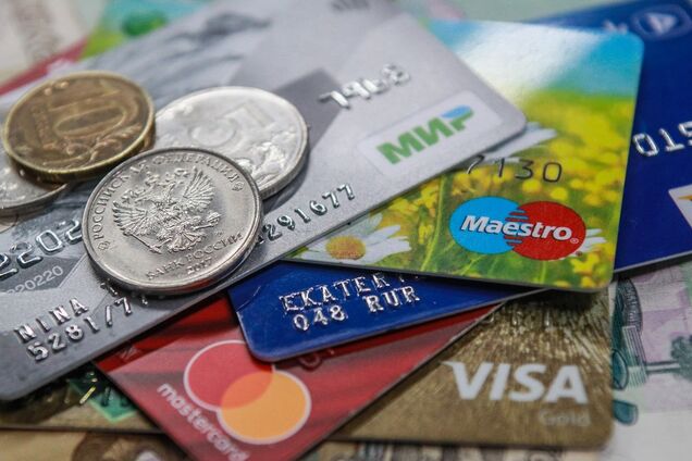 Деньги раздают только своим, обычные люди остались без помощи