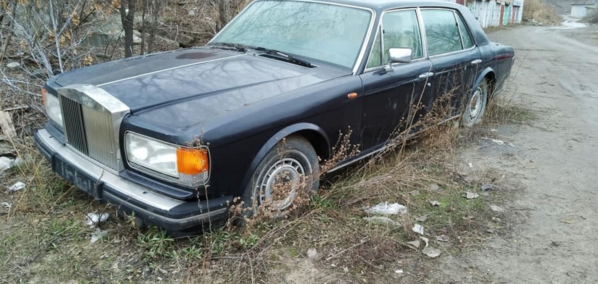 12 крутых и дорогих авто, которые были брошены в Украине