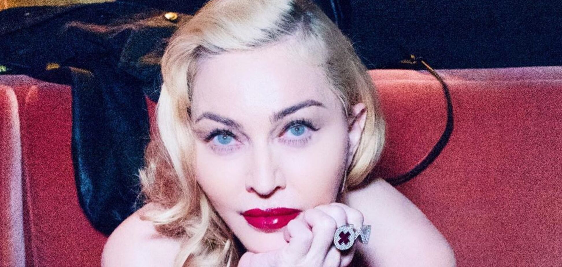 61-річна Мадонна блиснула голими сідницями в напівпрозорій білизні