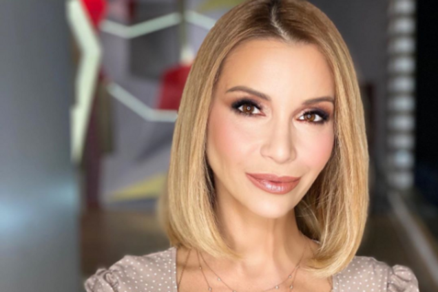 Ведущая 'Дом-2' Ольга Орлова выставила напоказ пышные формы в откровенном купальнике