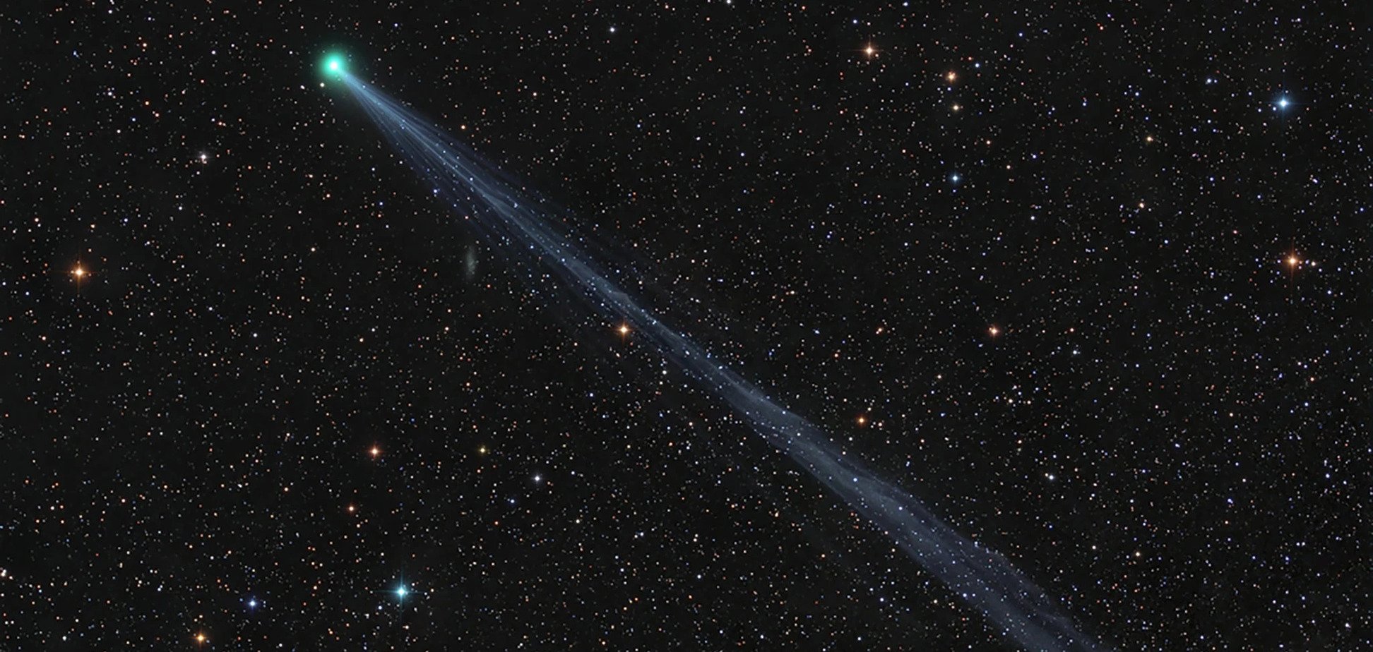 К Земле приблизилась новая комета: ожидается взрыв