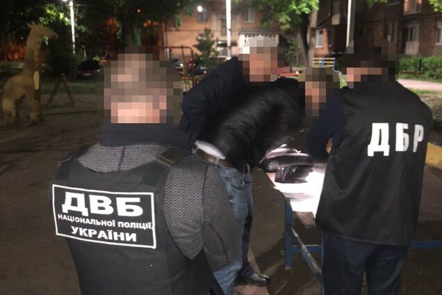 На Харківщині поліцейські 'нажили' на ремонті транспорту 850 тисяч гривень – ДБР