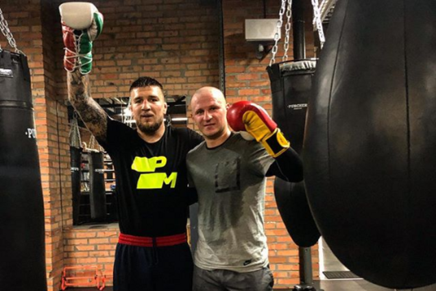 Украинский боец MMA Ярослав Амосов и Александр Алиев