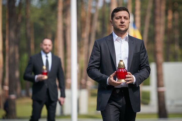 Зеленський вшанував пам'ять жертв політичних репресій. Фото