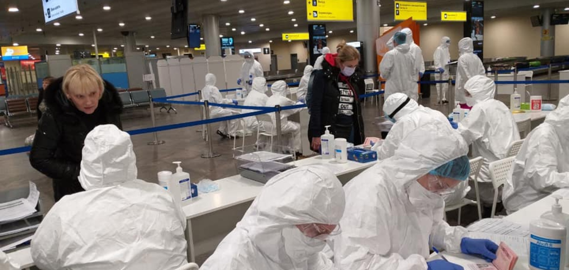 Як проходять рейси в Європі при карантині: черги тривають годинами, а duty free закритий