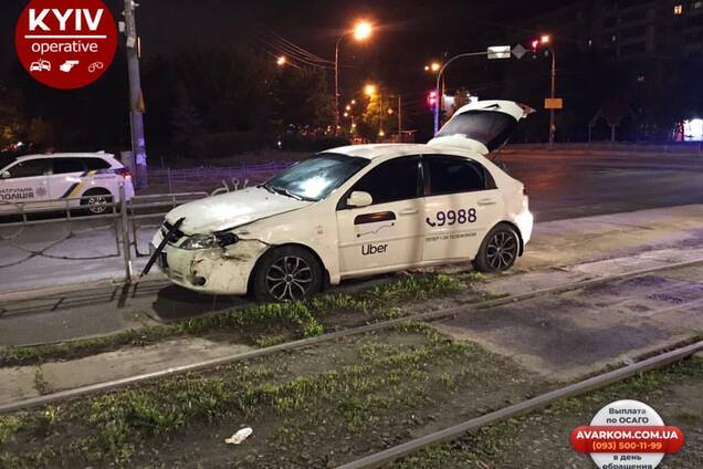 У Києві трапилася ДТП за участю поліції й таксі Uber. Фото