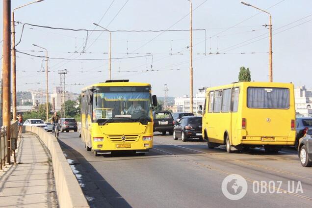Повно людей і без пропусків: як в Дніпрі йдуть справи з громадським транспортом