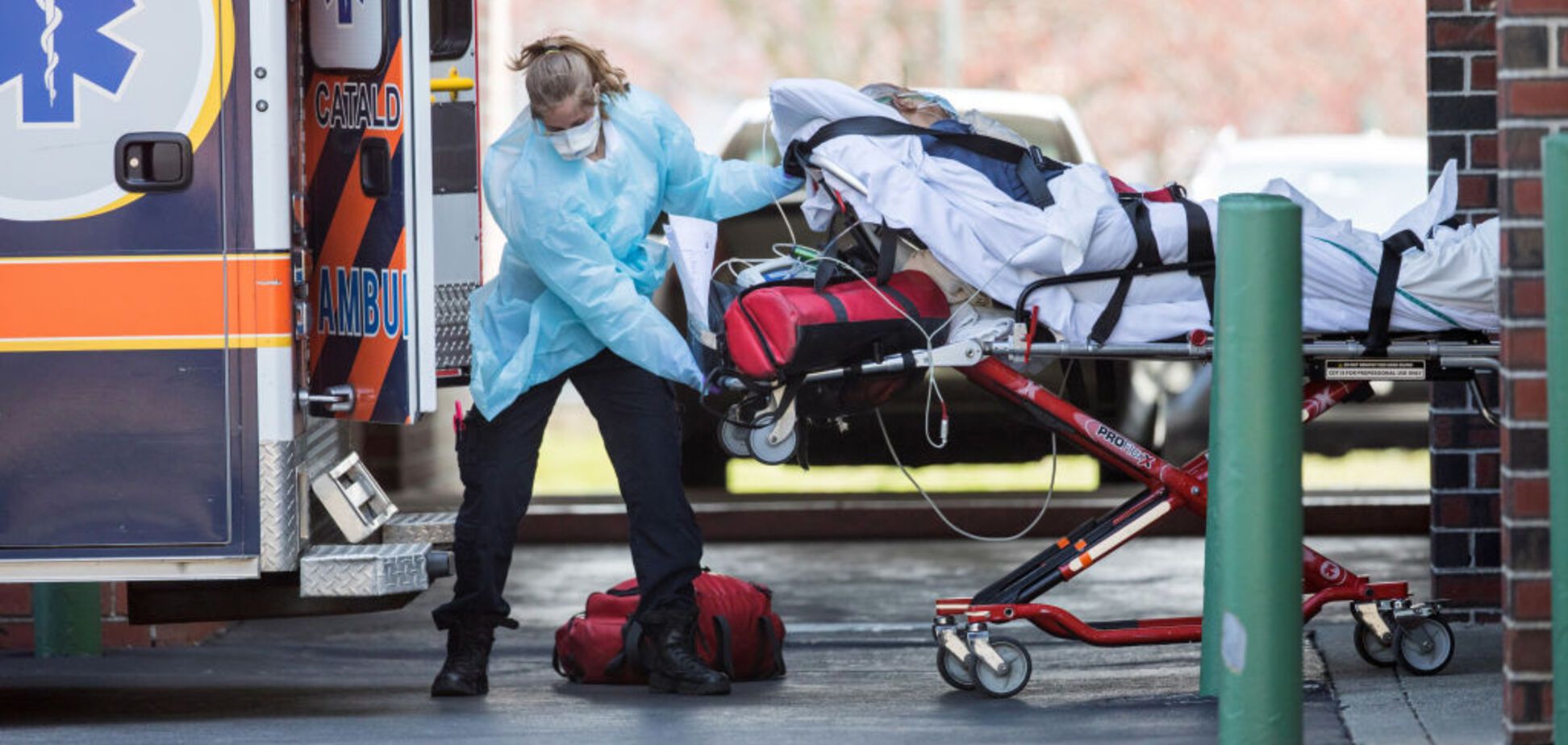 Умрет больше 1 млн: в США дали пугающий прогноз на пандемию COVID-19