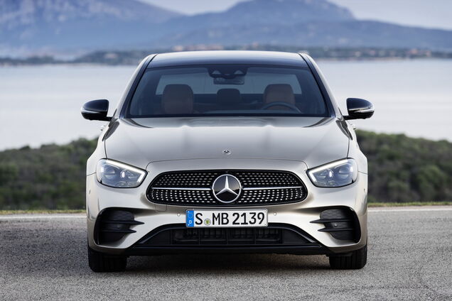 Купе и кабриолет E-Class презентуют онлайн
