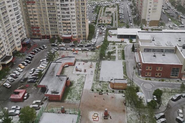 Москву и окрестности в конце мая засыпало снегом и градом
