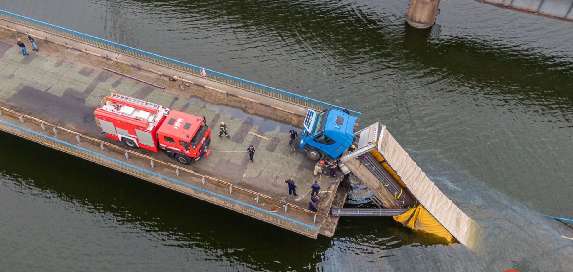 Названа причина обрушения моста под Днепром