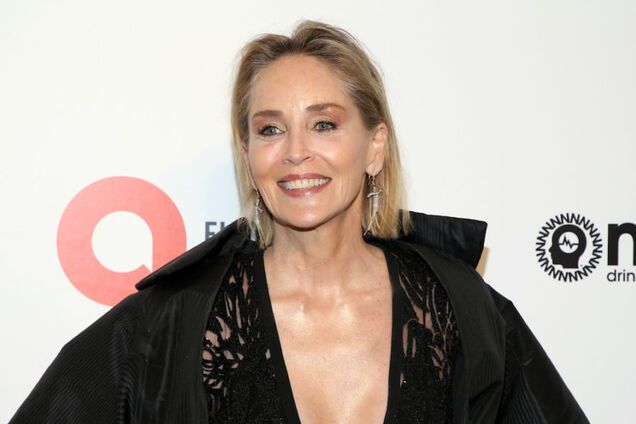 62-летняя Шэрон Стоун похвасталась стройной фигурой в бикини