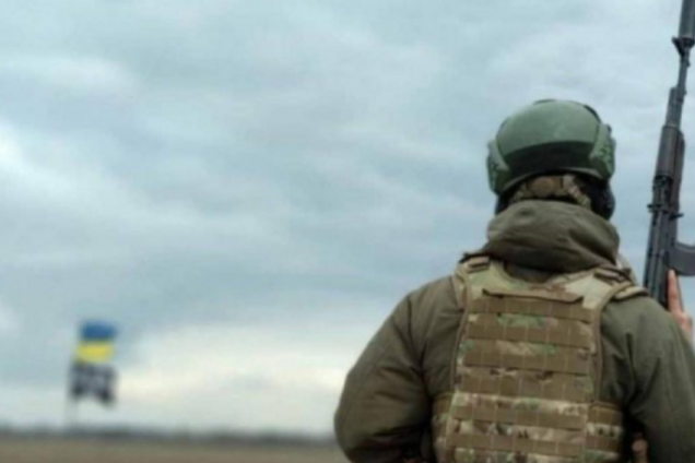 Российские оккупанты обстреляли Марьинку и ранили украинского военного
