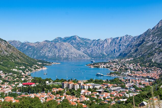 Чорногорія оголосила про відкриття кордонів: з яких країн пускатимуть