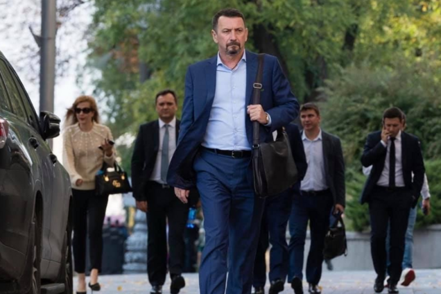 Пока в Киеве готовят праймериз, на родине Зеленского Юрий Кисель торгует франшизой 'Слуги народа'