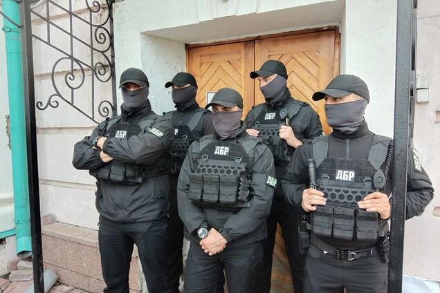 ДБР проти Порошенка: озброєна до зубів, але кульгава качка