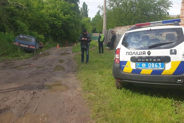В Харькове наркоторговец едва не задавил полицейского и получил пулю в ягодицу. Фото 18+