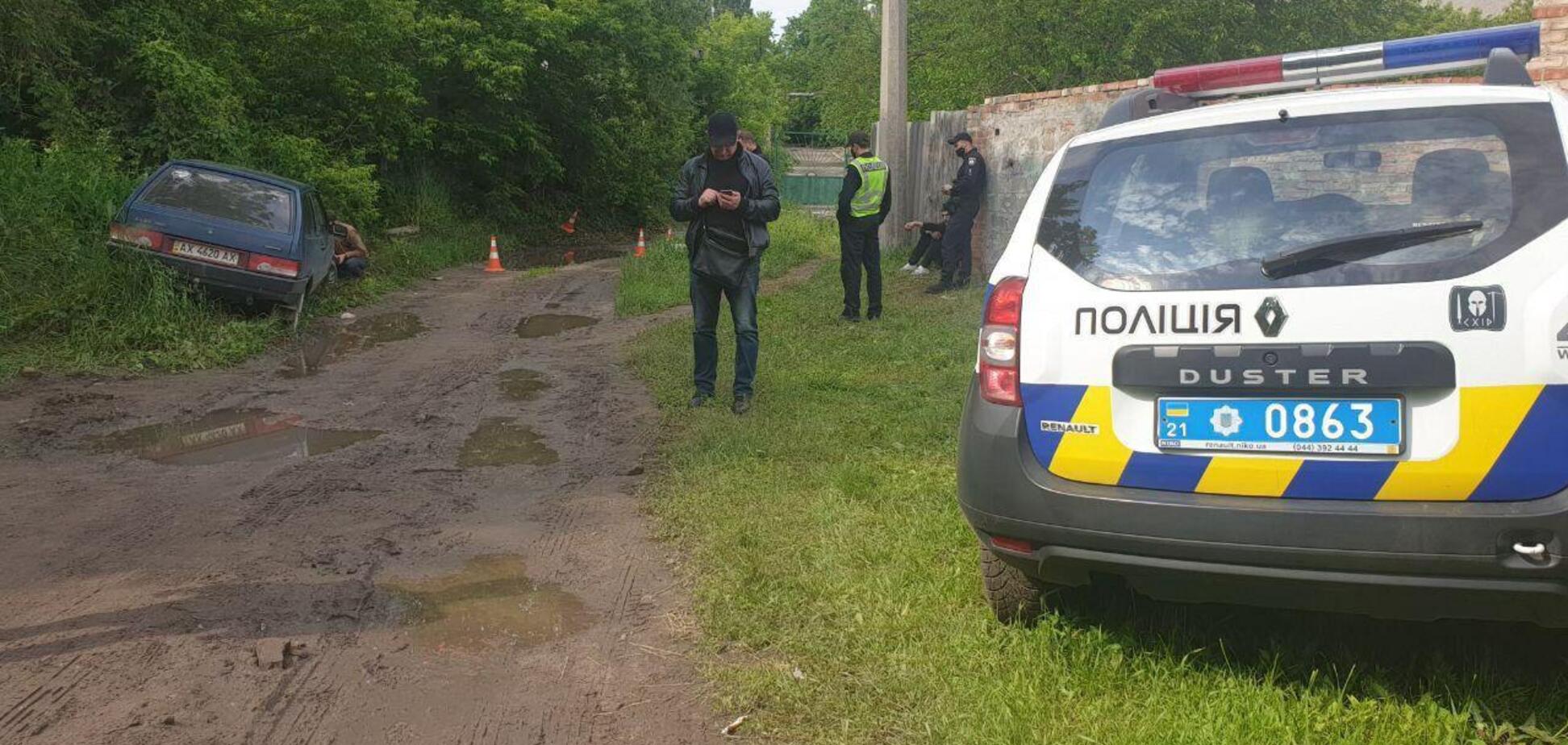 В Харькове наркоторговец едва не задавил полицейского и получил пулю в ягодицу. Фото 18+