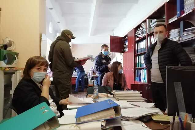 В Центр Довженко в Киеве пришли с обысками. Первые фото