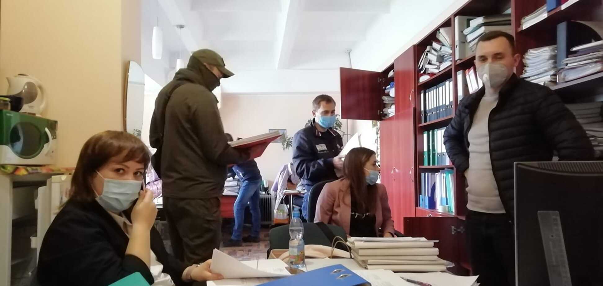 В Центр Довженко в Киеве пришли с обысками
