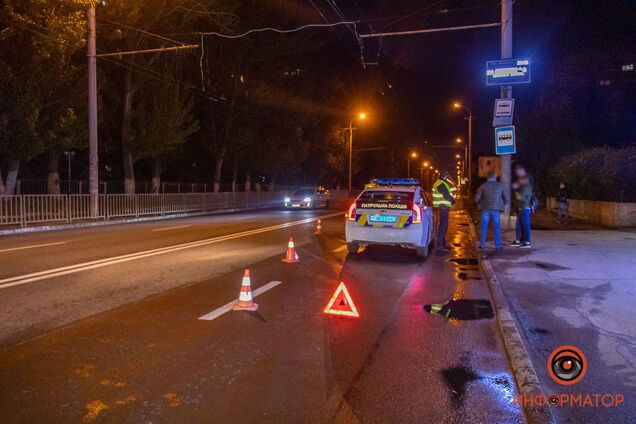 У Дніпрі хлопець кинувся під колеса автомобіля. Фото з місця аварії