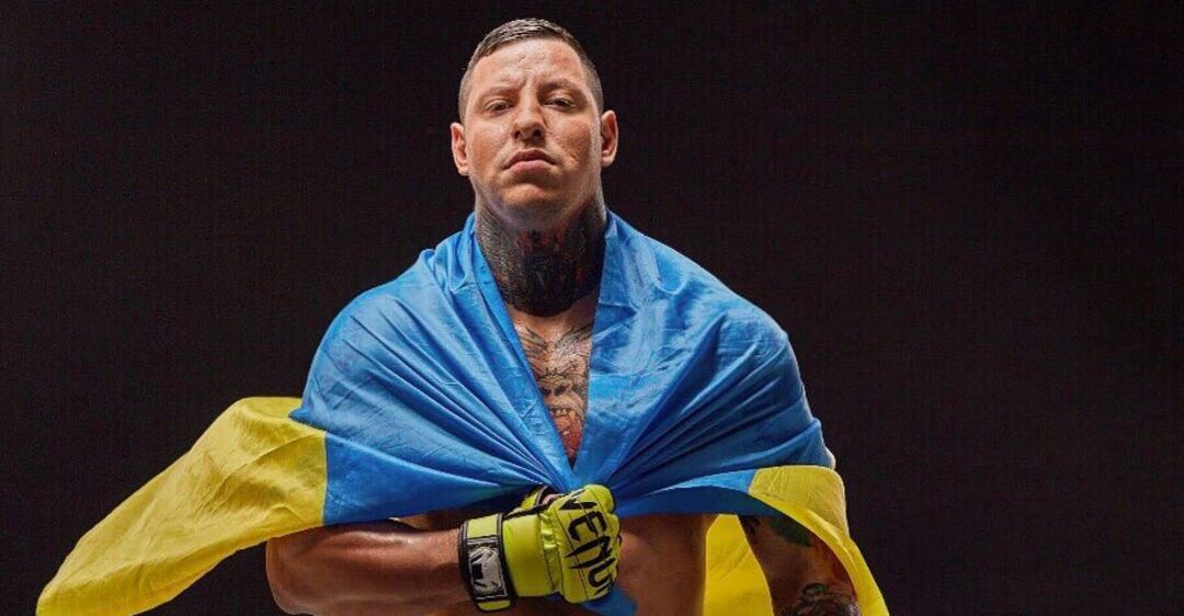 Украинский боец MMA избил российского блогера и получил вызов на бой