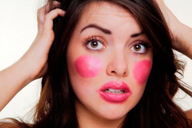 Не делайте так! Названо 4 ошибки в макияже, которые старят