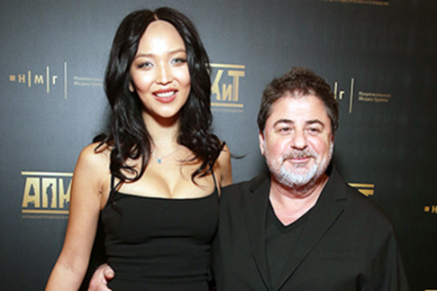 Цекало раскрыл интимные подробности жизни с молодой женой