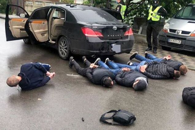 СБУ охотится на юмориста Пояркова, ГБР бегает по музеям, а в Броварах начинается стрельба на улицах