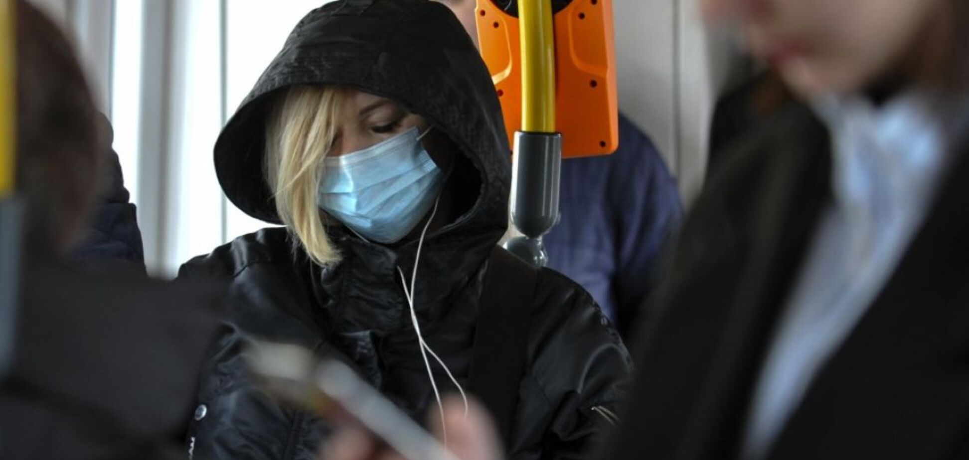 Испания вводит масочный режим в транспорте: как будет работать