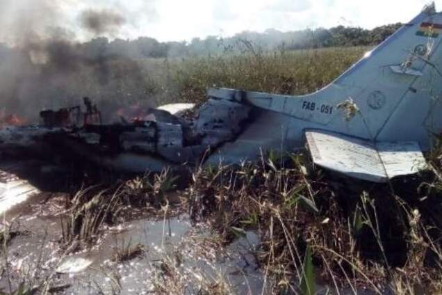 В Боливии разбился самолет из Испании с образцами COVID-19: никто не выжил
