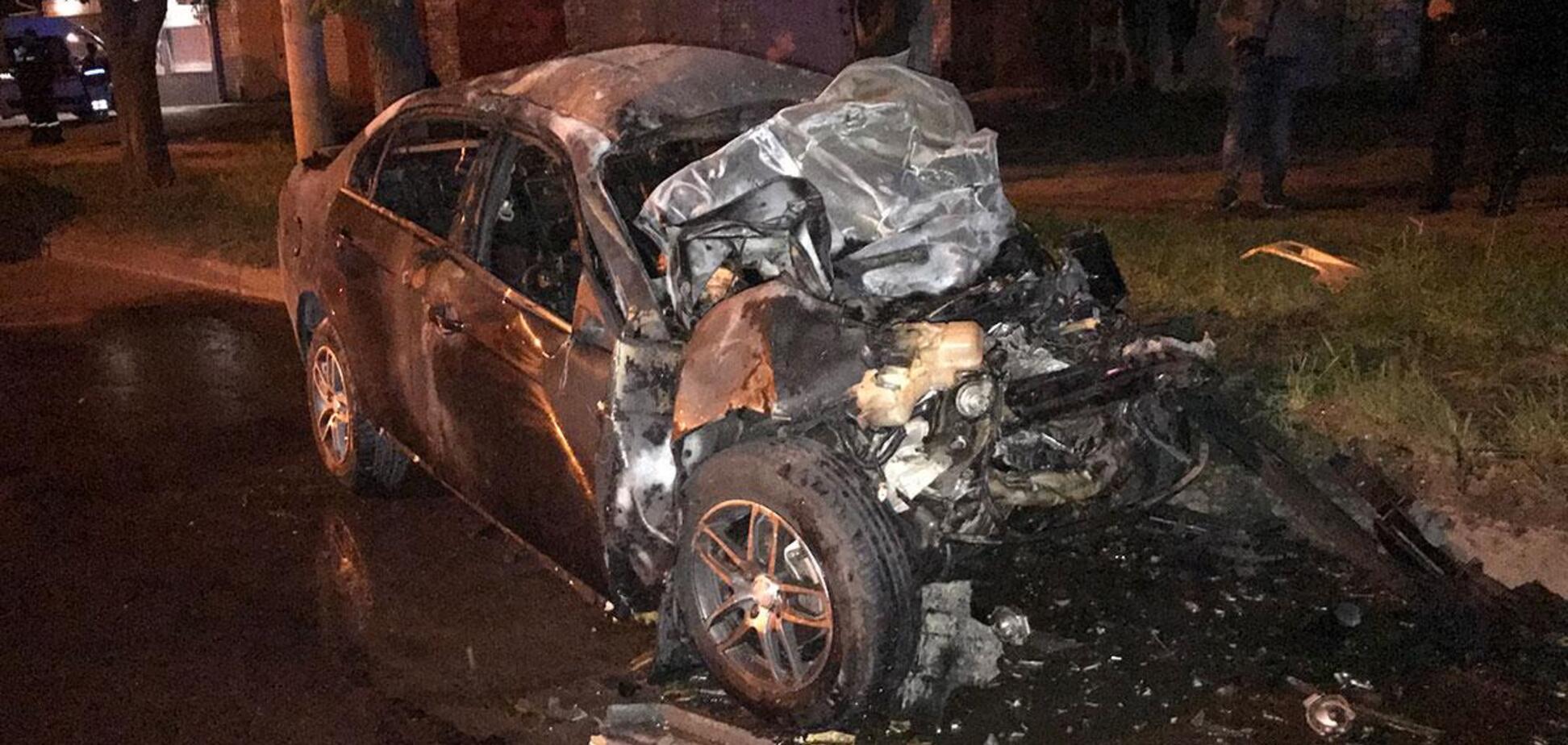 Под Полтавой произошла жуткая авария: авто загорелось, двое погибли. Фото