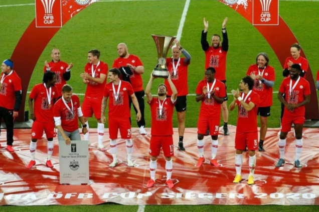 Австрийский клуб из-за COVID-19 необычно отпраздновал победу в Кубке страны