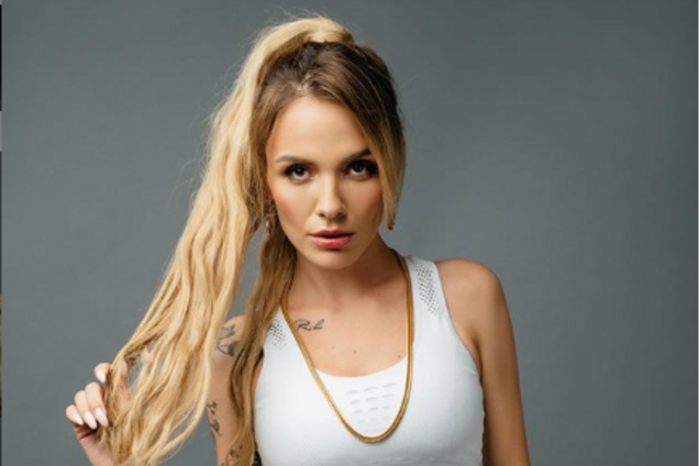 Певица MamaRika показала пикантное постельное фото с мужем