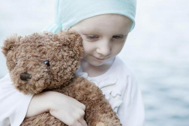 В Україні онкохворих дітей змушують проходити тести на коронавірус за власний рахунок