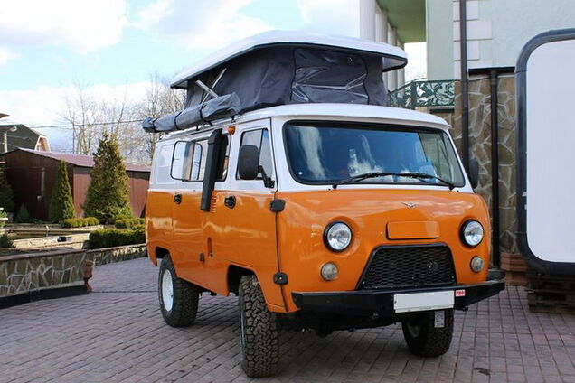 'Буханка' стала 'Байкалом': УАЗ превратили в дом на колесах