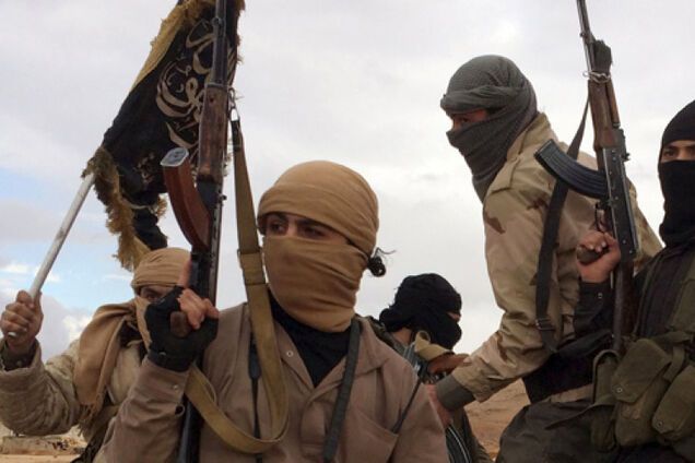 Правозащитники показали "ущелье смерти", куда ИГИЛ сбрасывало тела людей